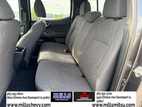 Used 2018 Toyota Tacoma TRD Off-Road AWD/4WD image 18