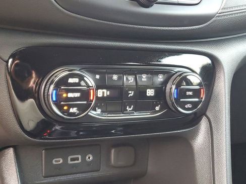 Used 2023 Buick Encore GX Select w/ Sport Touring Package image 22