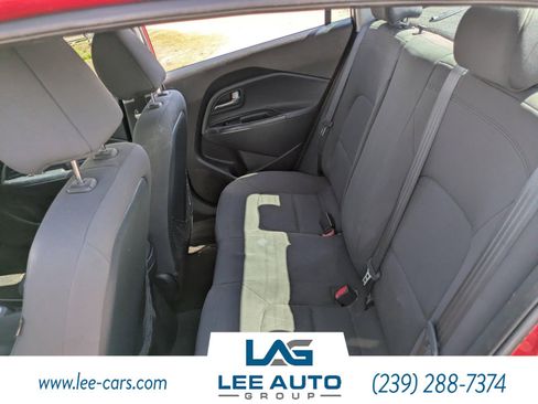 Used 2013 Kia Rio EX w/ Convenience Pkg image 10