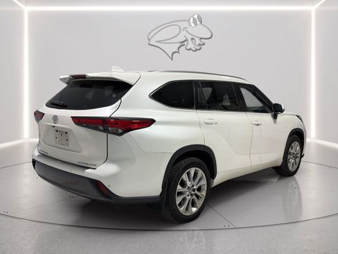Used 2021 Toyota Highlander Limited AWD/4WD image 5