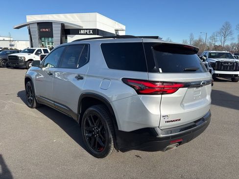 Used 2022 Chevrolet Traverse Premier w/ Redline Edition image 3