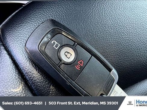Used 2024 Ford Edge SEL image 9