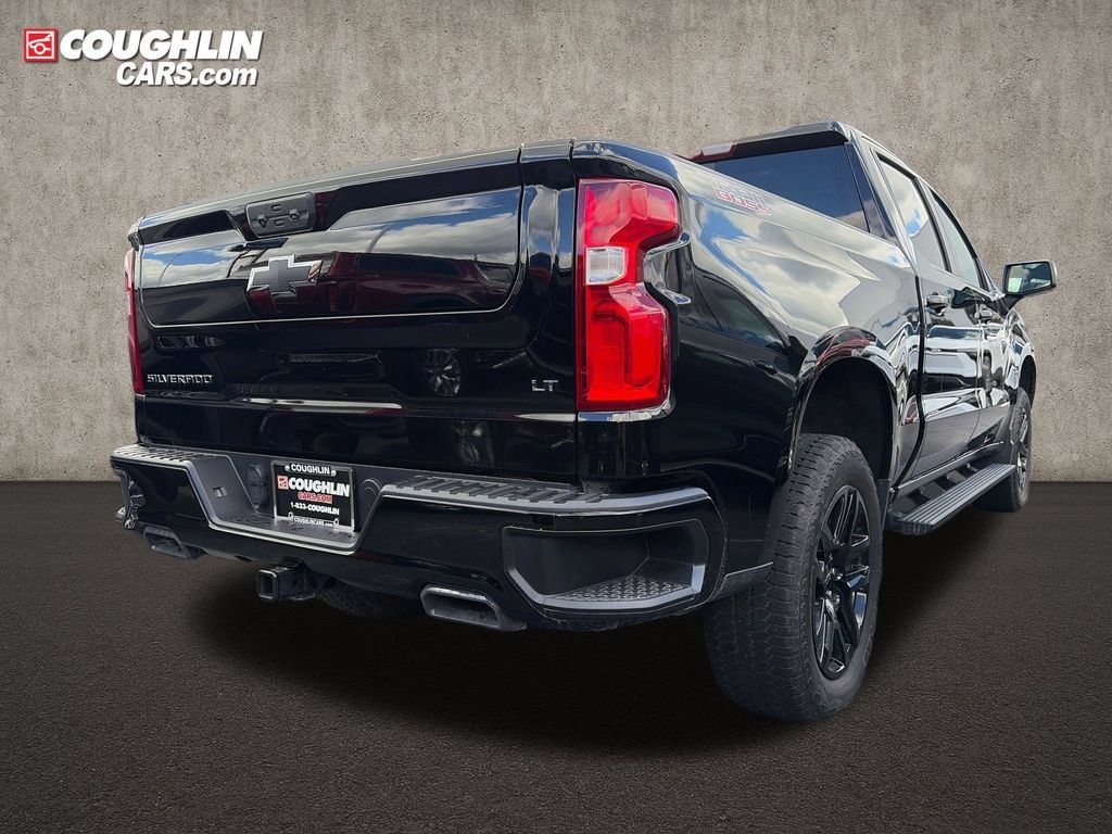 Used 2025 Chevrolet Silverado 1500 LT Trail Boss w/ Convenience Package II AWD/4WD image 6