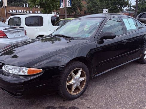 Used 2003 Oldsmobile Alero GL w/ Sun & Sound Package FWD image 2