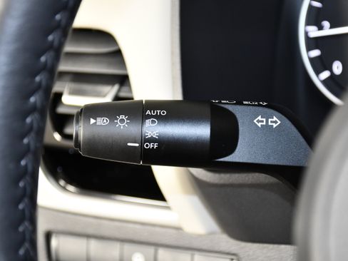 Used 2023 Nissan Rogue SL AWD/4WD image 22