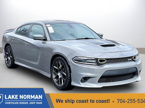 Used 2017 Dodge Charger R/T image 1