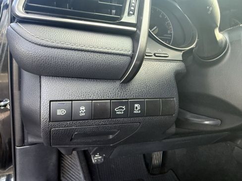 Used 2023 Toyota Camry SE image 7