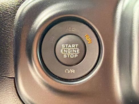 Used 2023 Jeep Gladiator Willys image 24