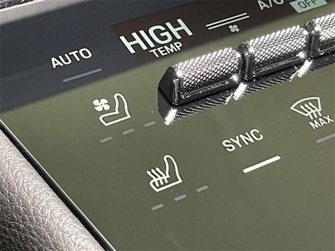 Used 2021 Porsche Macan image 33