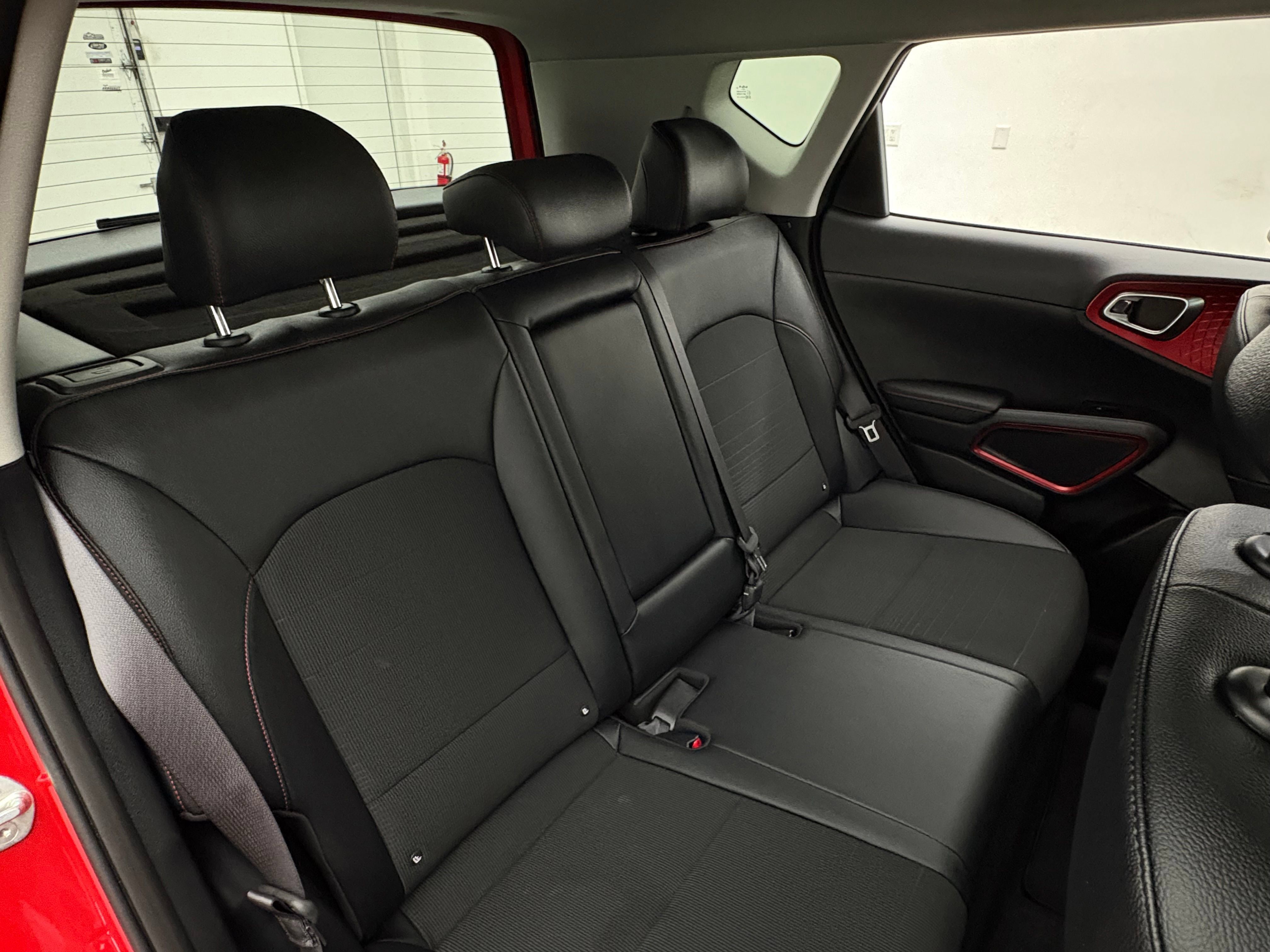 Used 2022 Kia Soul Turbo FWD image 37