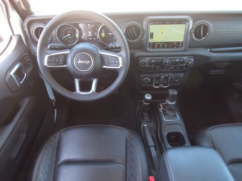 Used 2023 Jeep Wrangler Unlimited Sahara AWD/4WD image 16