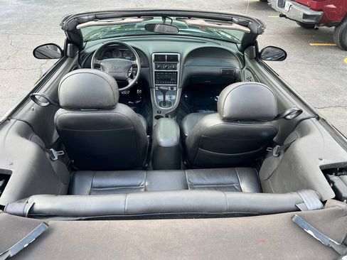 Used 2004 Ford Mustang Convertible RWD image 15