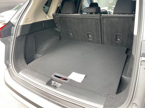 Used 2023 Nissan Rogue SV image 29