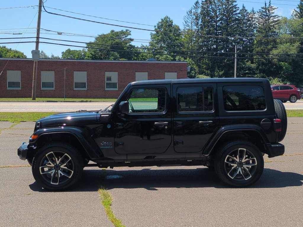 Used 2024 Jeep Wrangler Unlimited w/ Convenience Group AWD/4WD image 7