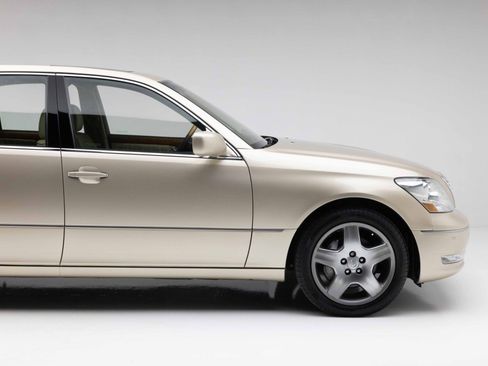 Used 2005 Lexus LS 430 RWD image 23