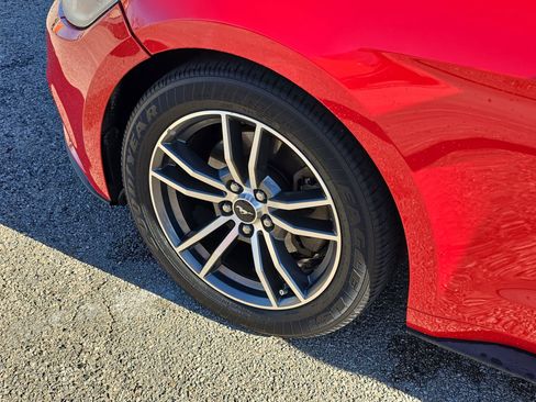 Used 2016 Ford Mustang Premium image 11