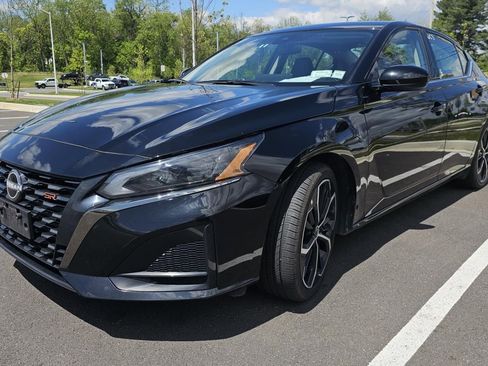 Used 2024 Nissan Altima 2.5 SR w/ SR Premium Package FWD image 1