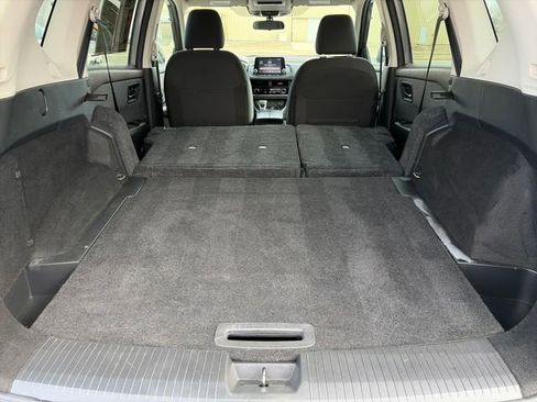 Used 2023 Nissan Rogue S image 37