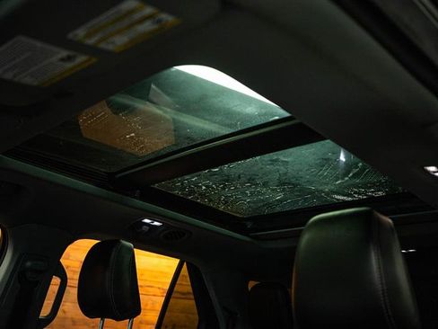 Used 2020 Ford Explorer XLT w/ Equipment Group 202A image 26