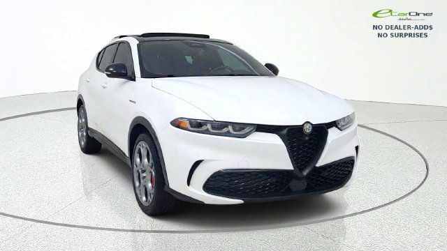 Used 2024 Alfa Romeo Tonale Veloce w/ Active Assist Package AWD/4WD image 1