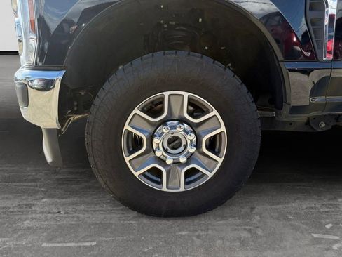 Used 2024 Ford F250 Lariat AWD/4WD image 9