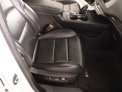 Used 2019 Cadillac XT4 Sport FWD image 13