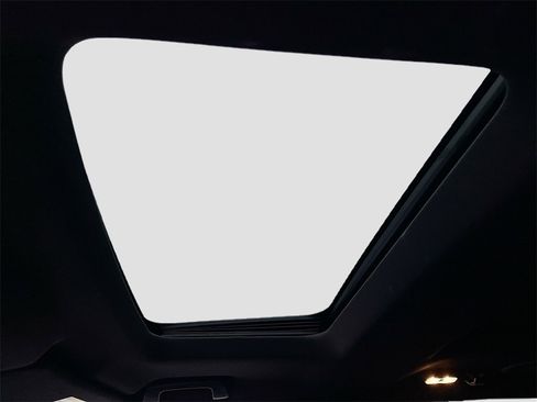 Used 2019 Ford Explorer XLT w/ Equipment Group 202A image 22