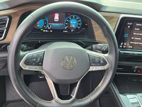 Used 2024 Volkswagen Atlas SE FWD image 12