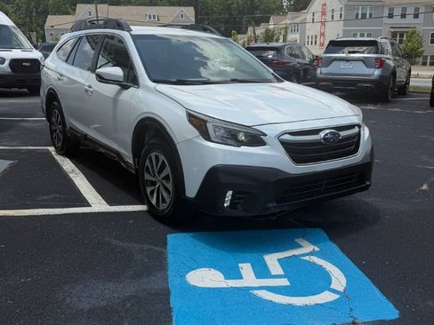 Used 2020 Subaru Outback Premium w/ Popular Package #1 AWD/4WD image 3