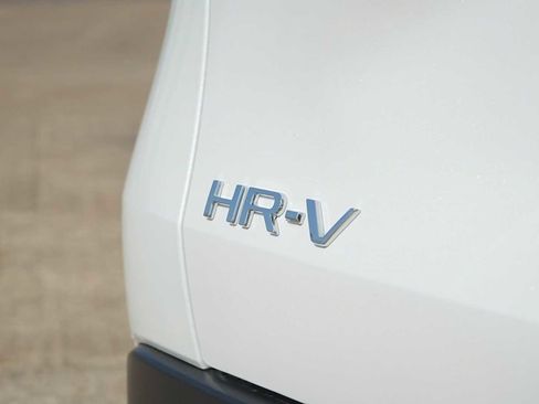 New 2026 Honda HR-V LX image 8