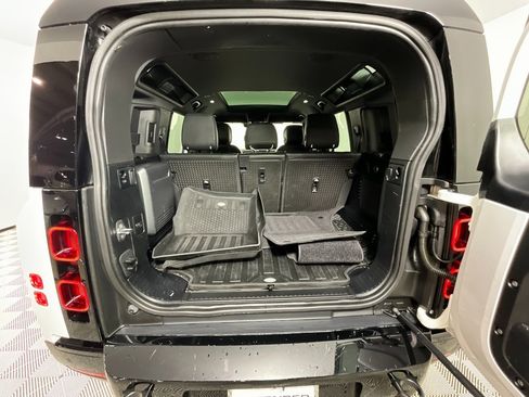 Certified 2022 Land Rover Defender 110 X-Dynamic HSE image 27