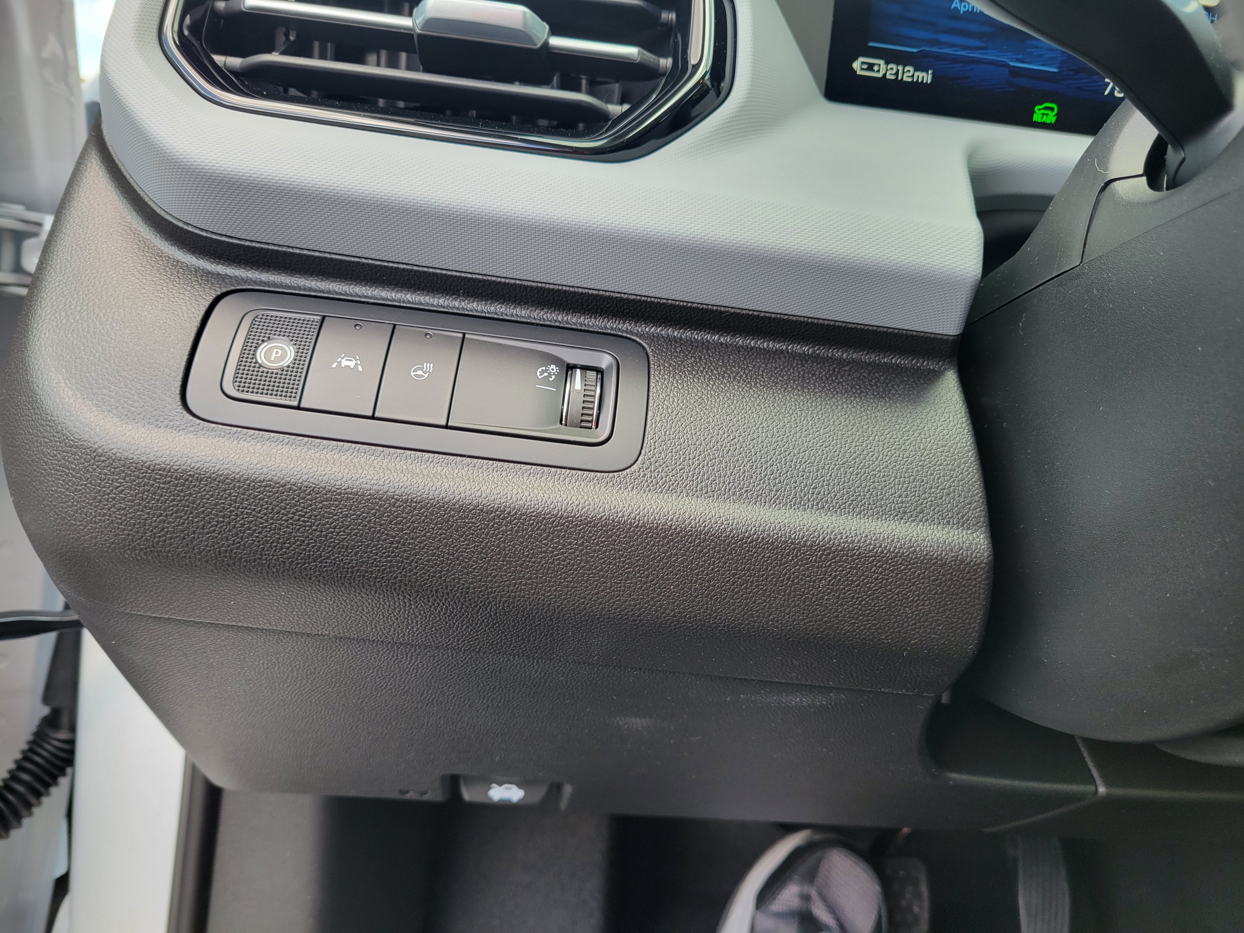 New 2027 Chevrolet Bolt LT w/ Comfort Package FWD image 17