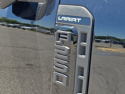Used 2024 Ford F250 Lariat w/ Lariat Ultimate Package AWD/4WD image 8