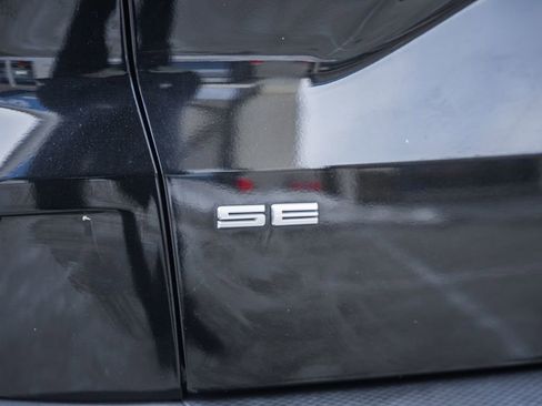 Used 2021 Ford Escape SE image 8