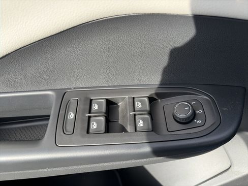 New 2026 Volkswagen Taos S FWD image 9