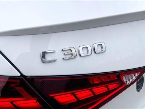 Used 2025 Mercedes-Benz C 300 4MATIC Sedan image 8
