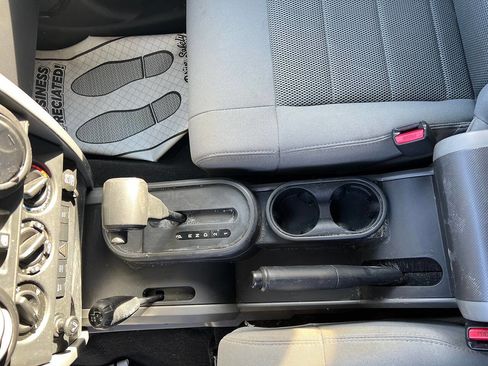 Used 2008 Jeep Wrangler Unlimited Rubicon w/ Dual Top Group image 19