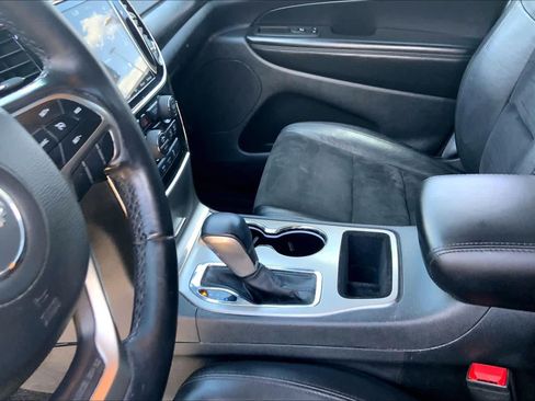 Used 2022 Jeep Grand Cherokee Laredo X RWD image 17