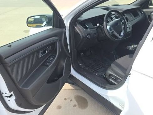 Used 2018 Ford Taurus Police Interceptor AWD image 10
