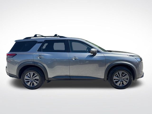 Used 2023 Nissan Pathfinder SV AWD/4WD image 7