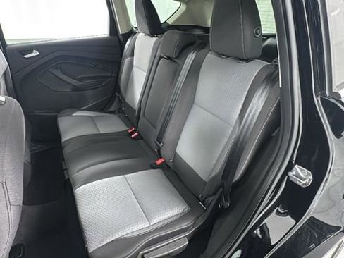 Used 2018 Ford Escape SE image 12