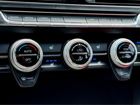 Used 2021 Genesis G70 3.3T w/ Sport Package image 8