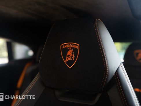 Used 2023 Lamborghini Urus Performante AWD/4WD image 22