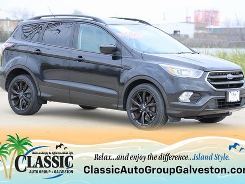 Used 2018 Ford Escape SE w/ SE Sport Appearance Package image 1