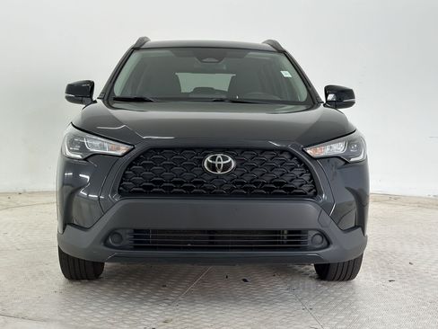 Used 2025 Toyota Corolla Cross LE FWD image 6