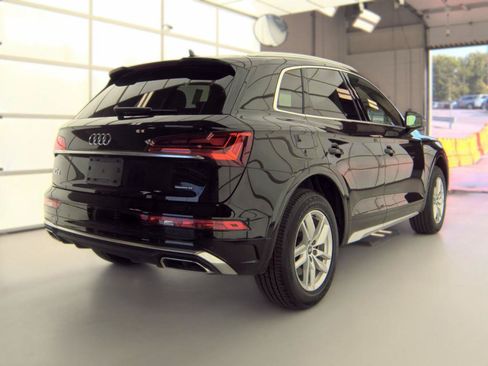Used 2023 Audi Q5 2.0T Premium w/ Convenience Package AWD/4WD image 2
