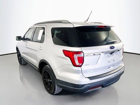 Used 2019 Ford Explorer XLT w/ Equipment Group 201A FWD image 6