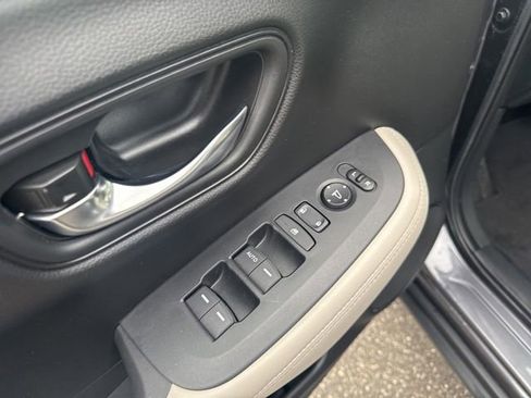 Certified 2023 Honda HR-V LX image 18