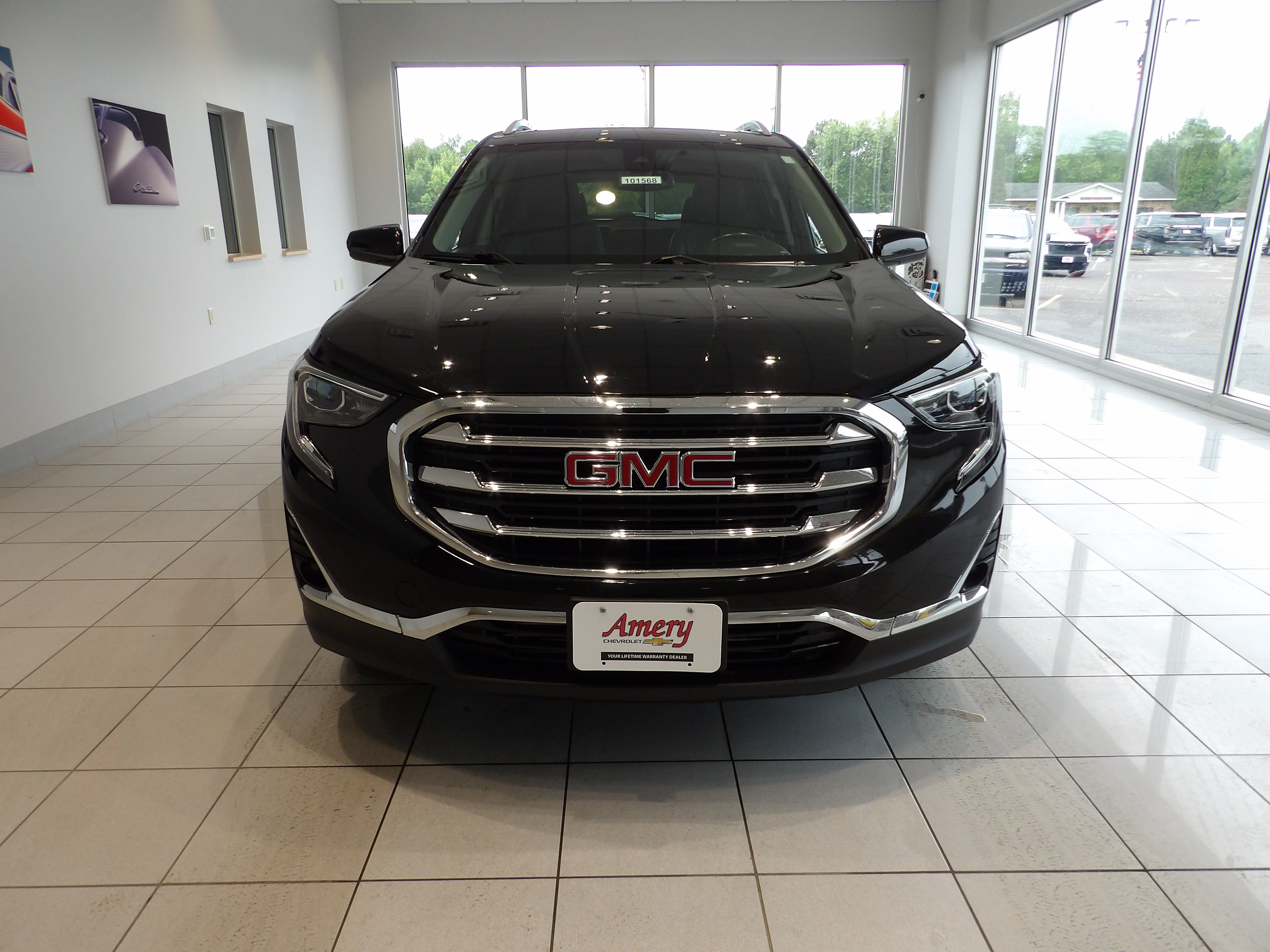 Used 2021 GMC Terrain SLT w/ Infotainment Package II AWD/4WD image 2