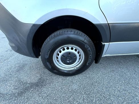 Used 2019 Mercedes-Benz Sprinter 1500 image 25